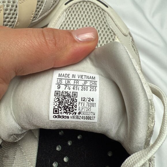 Adidas Women size 9 Adistar 3 Running Shoe Neutral Colorway - Picture 5 of 6